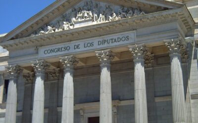 La policía judicial debe investigar todos los delitos que lleguen al juzgado, incluidos los que impliquen a aforados