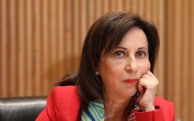 A Margarita Robles le falta “honorabilidad” y debe dimitir